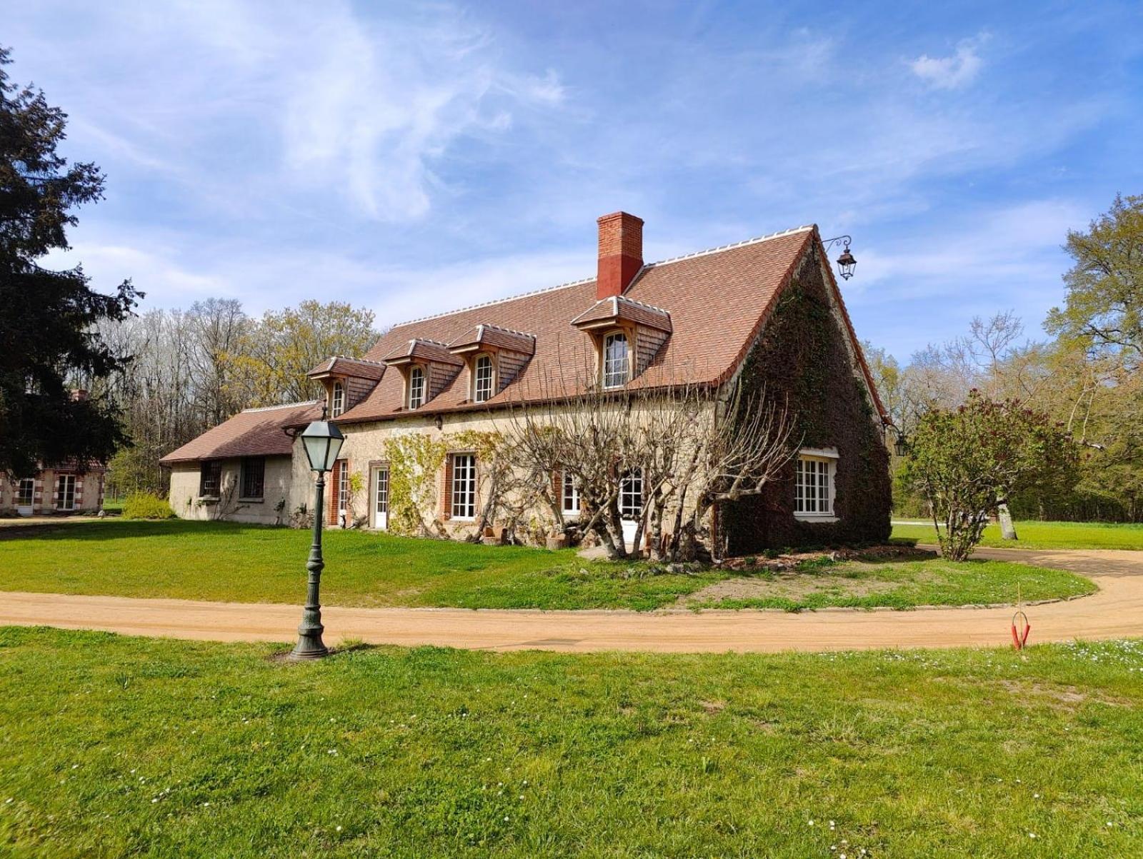 Domaine De Charnay - Charme Et Confort Dans Un Environnement D'Exception Vierzon Exterior photo